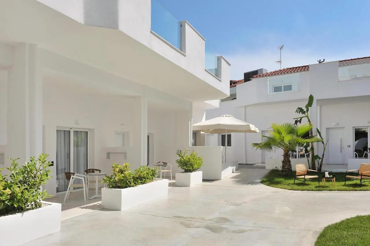 Lefko Suites Hanioti