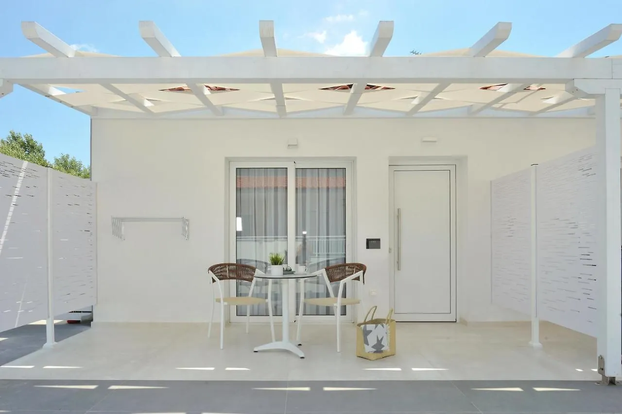 Lefko Suites Chaniotis 0*,