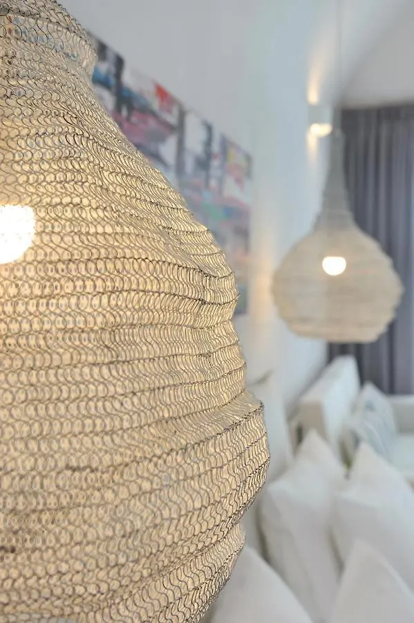 Lefko Suites Hanioti