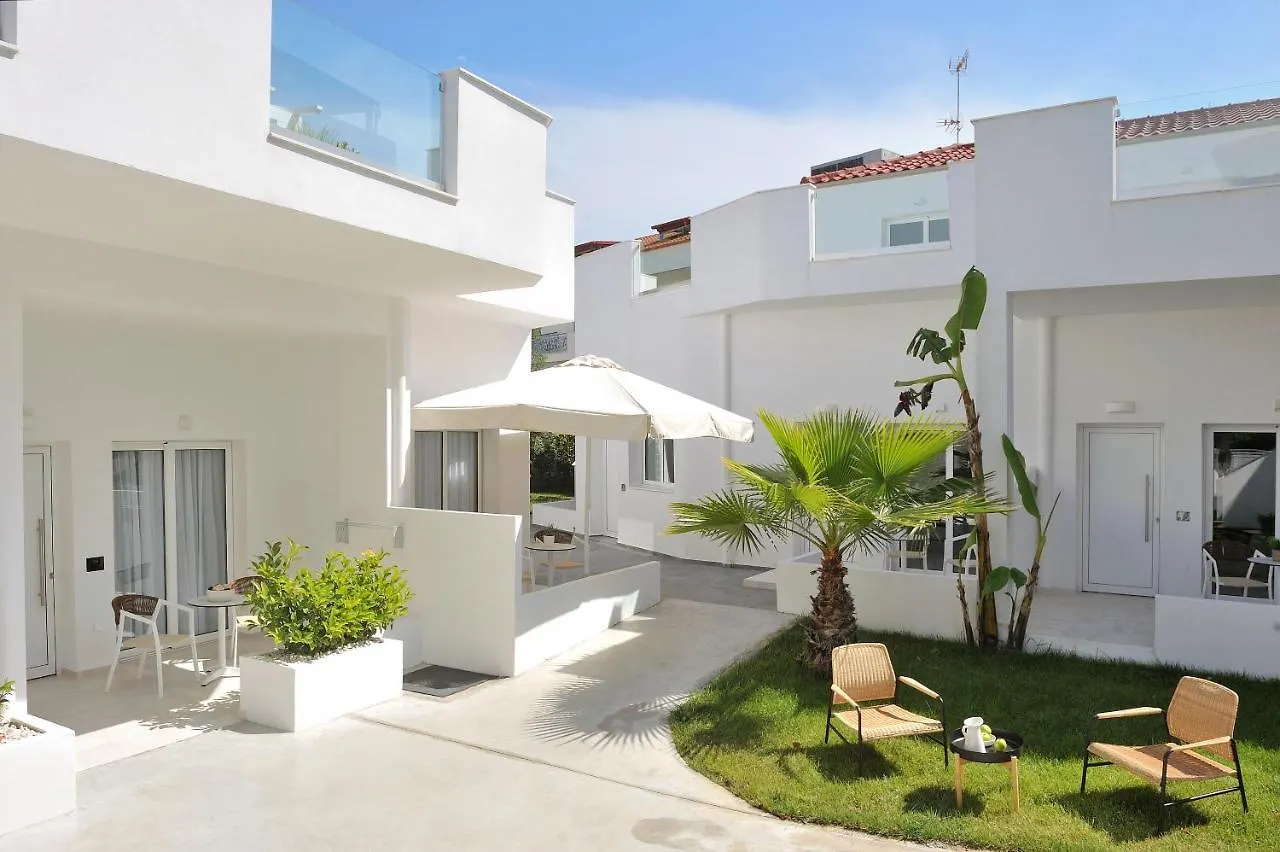 Lefko Suites Hanioti