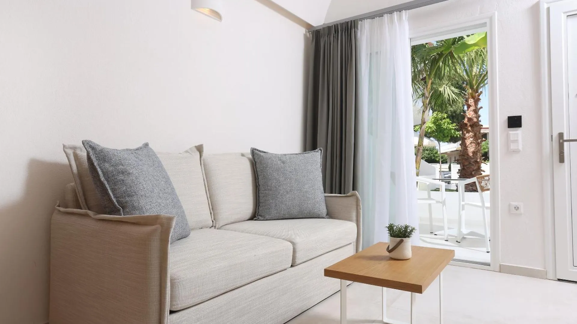 Aparthotel Lefko Suites Chaniotis