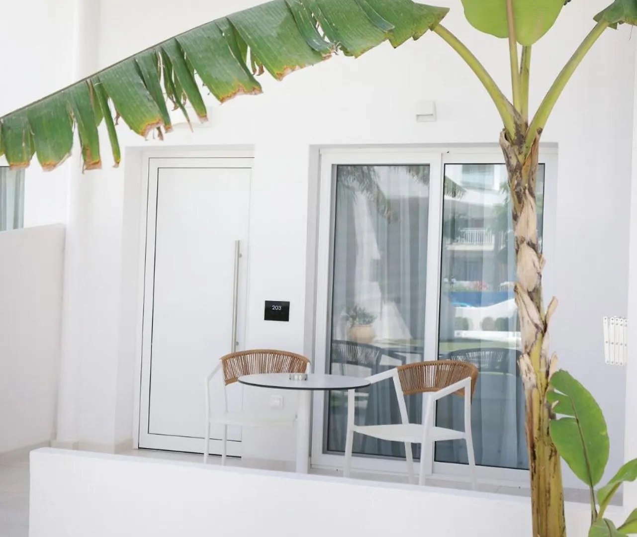 Lefko Suites Chaniotis Aparthotel