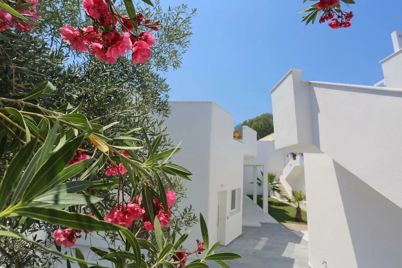 Lefko Suites Hanioti